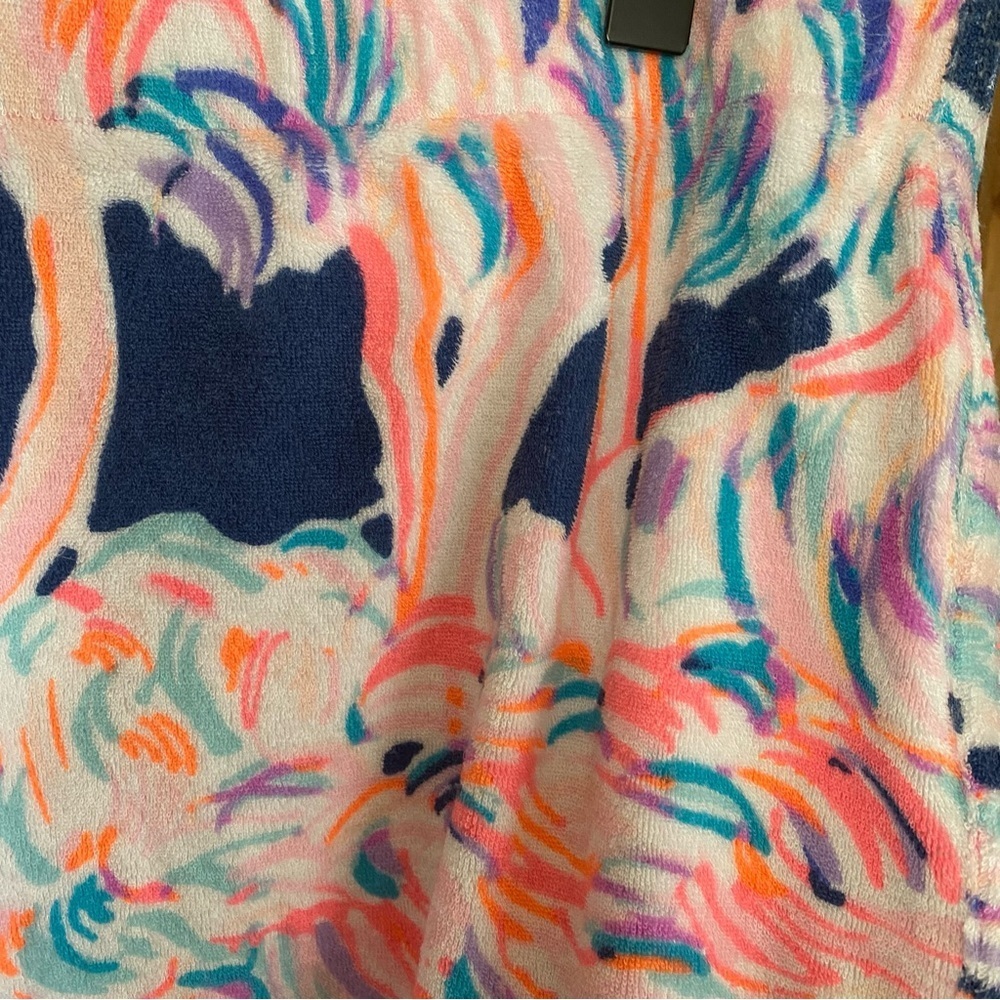 Lilly Pulitzer Colorful Flamingo Print Terrycloth Short Medium - Picture 7 of 15